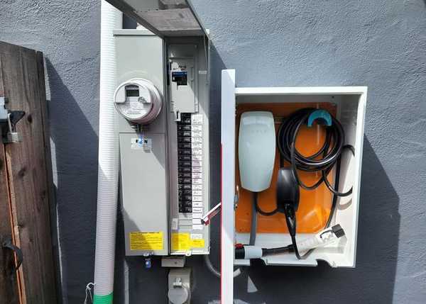 residential-ev-charger-installed-by-B.A.-Electrician2-resized